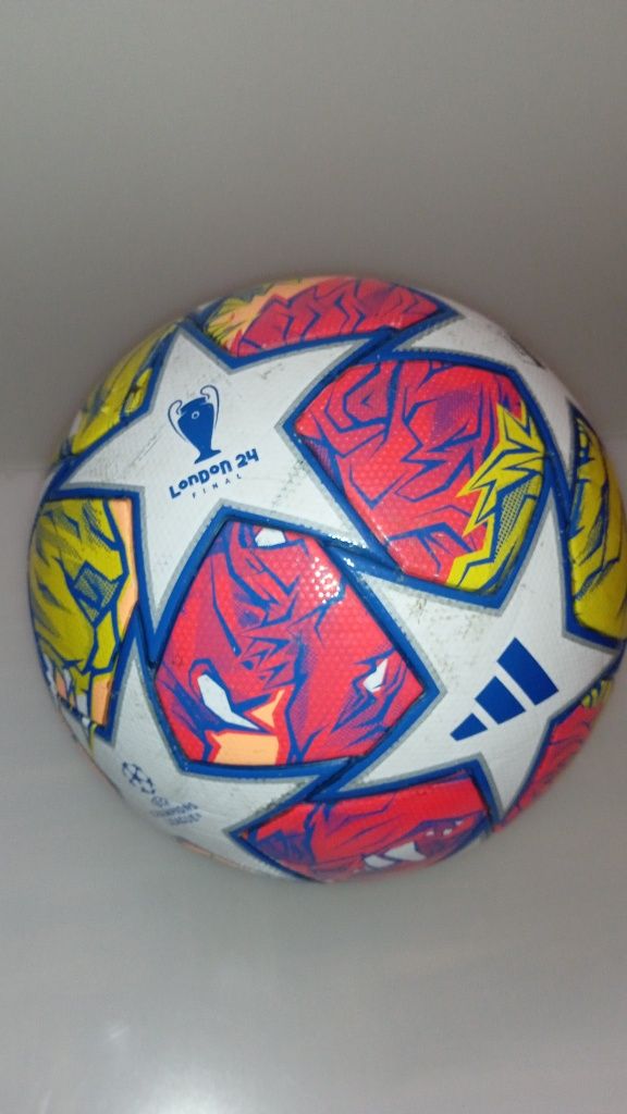 2 Bolas de Futebol, Adidas Final Liga dos Campeões e Kipsta