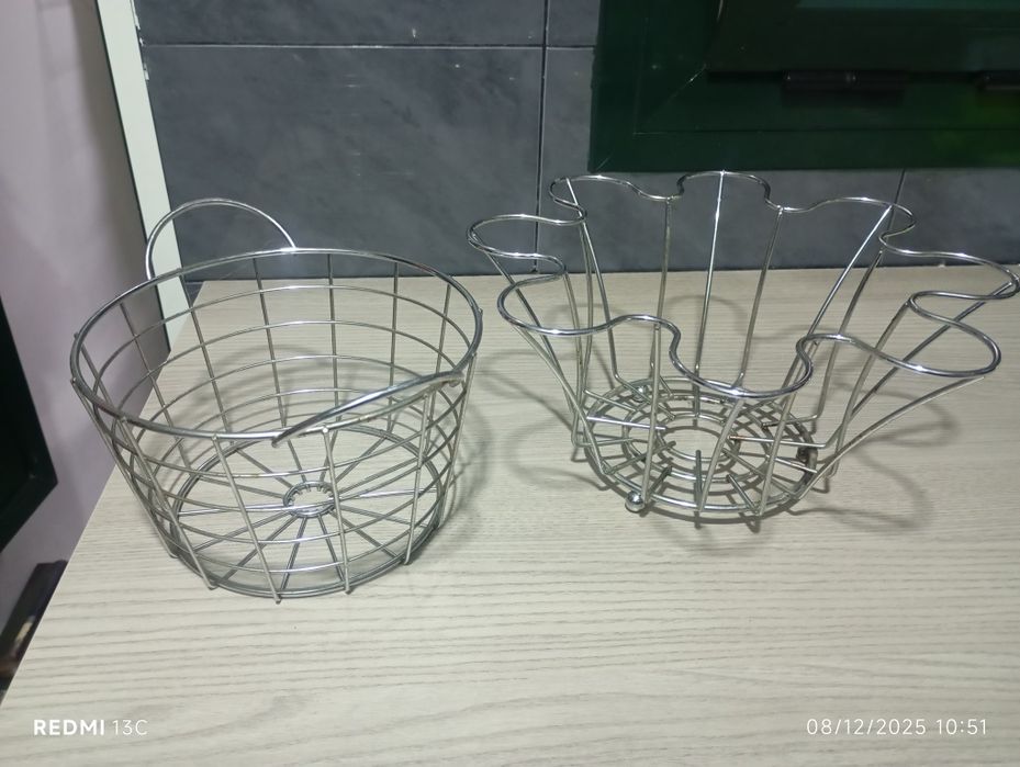 2 fruteiras em bom estado