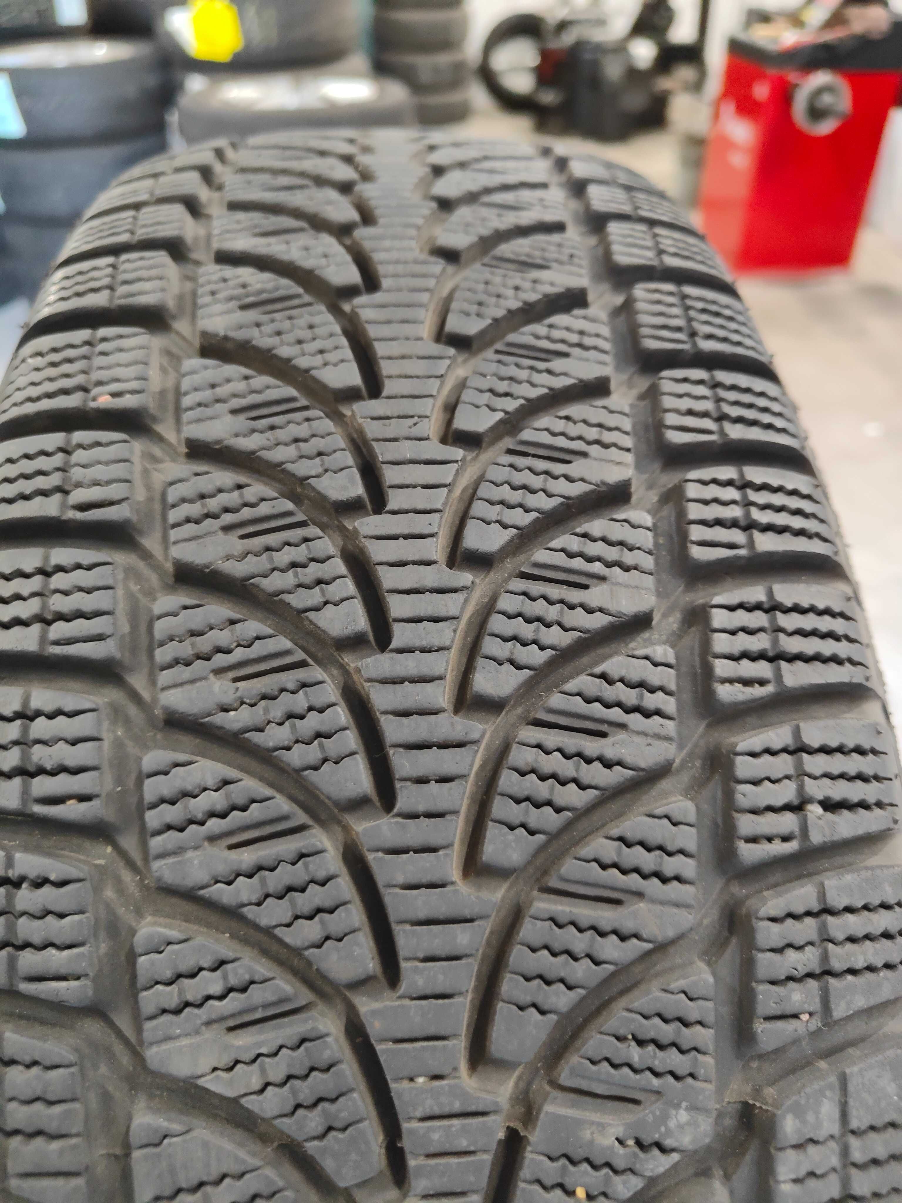 97 Opony zimowe Bridgestone Blizzak 215/65/16 98H