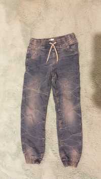 Świetne miekkie jeansy rozm. 128