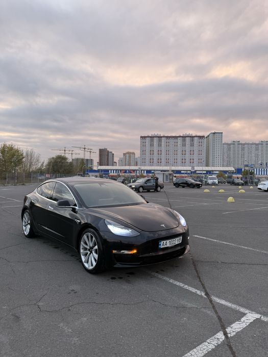 Тесла модел 3 2020года 75кв лонг рейнж