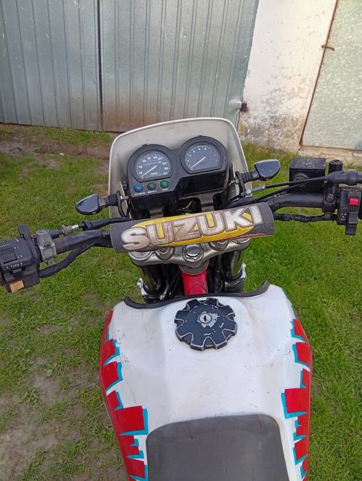 Croos Suzuki dr 650