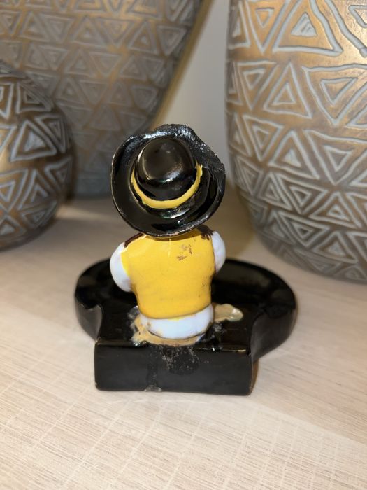 Cinzeiro zé povinho sec XIX queres fiado toma