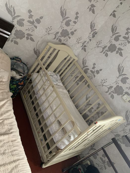 Дитяче ліжко маятник з матрасом та повним набором білизни