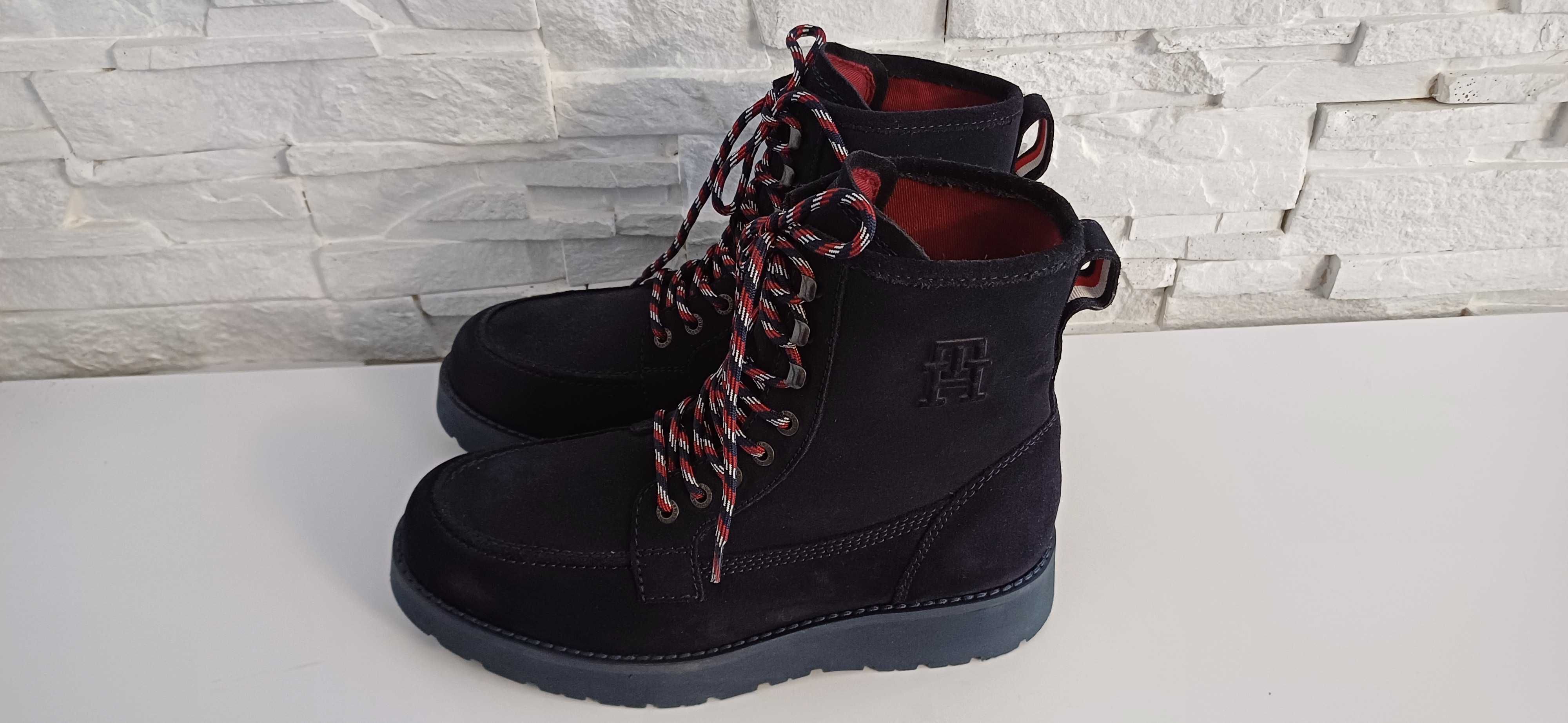 Trzewiki TOMMY HILFIGER roz.41 wkł.26 cm. ( nowe)
