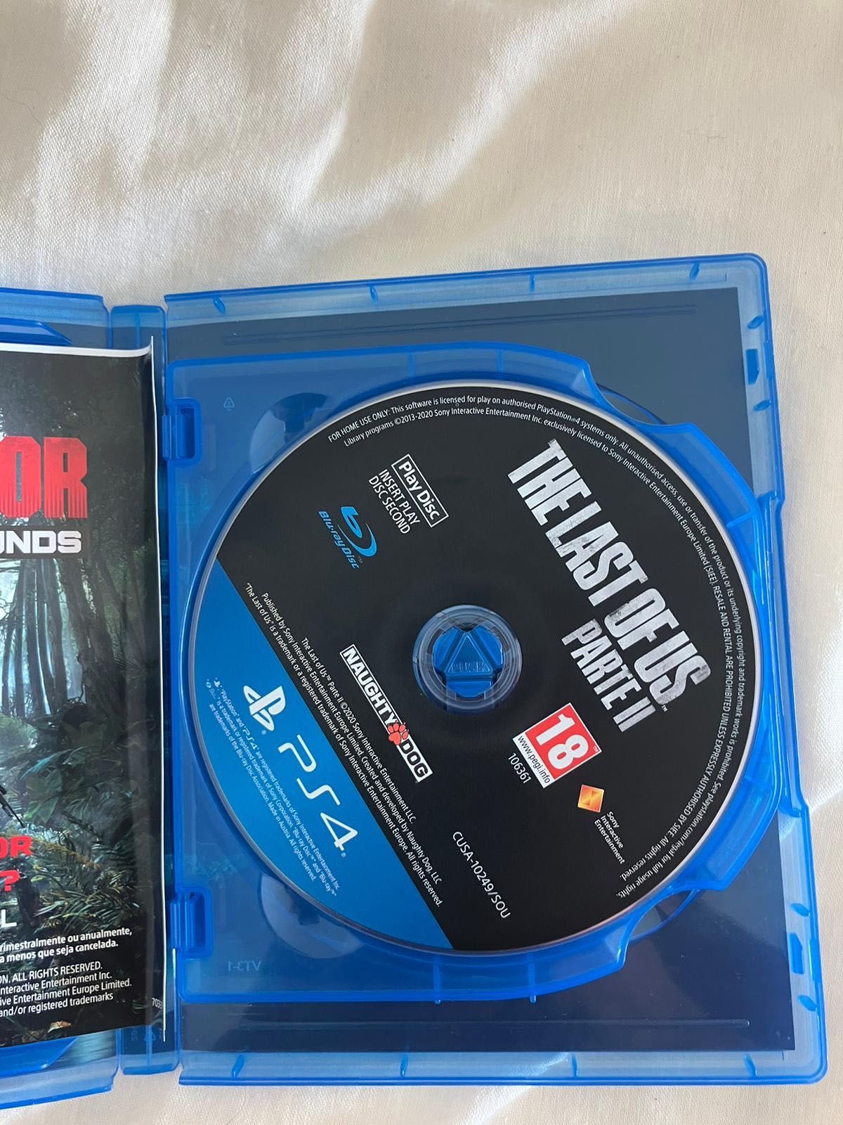 PS4 1TB + comando+ The Last of Us2