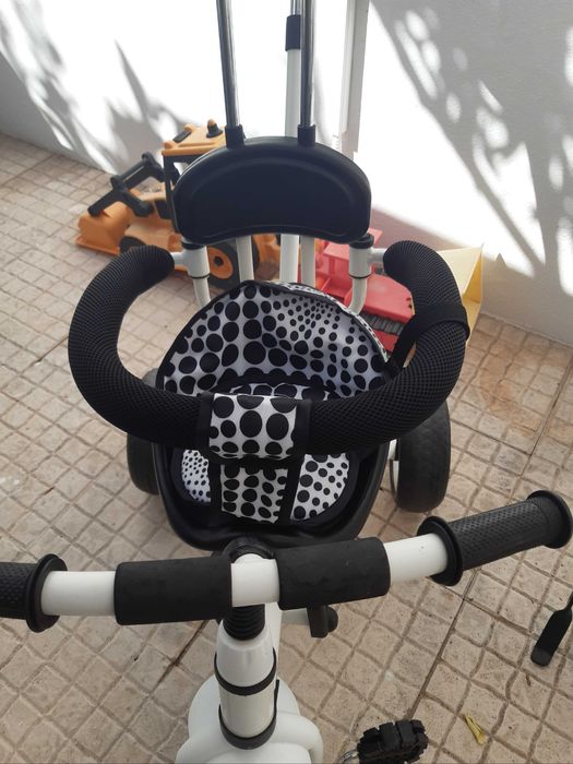 Triciclo fácil de conduzir