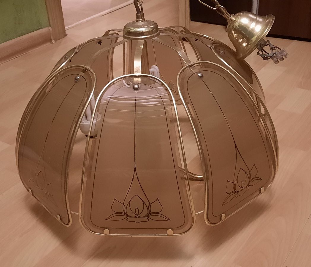 Klasyczna lampa sufitowa złota  ze szkłem