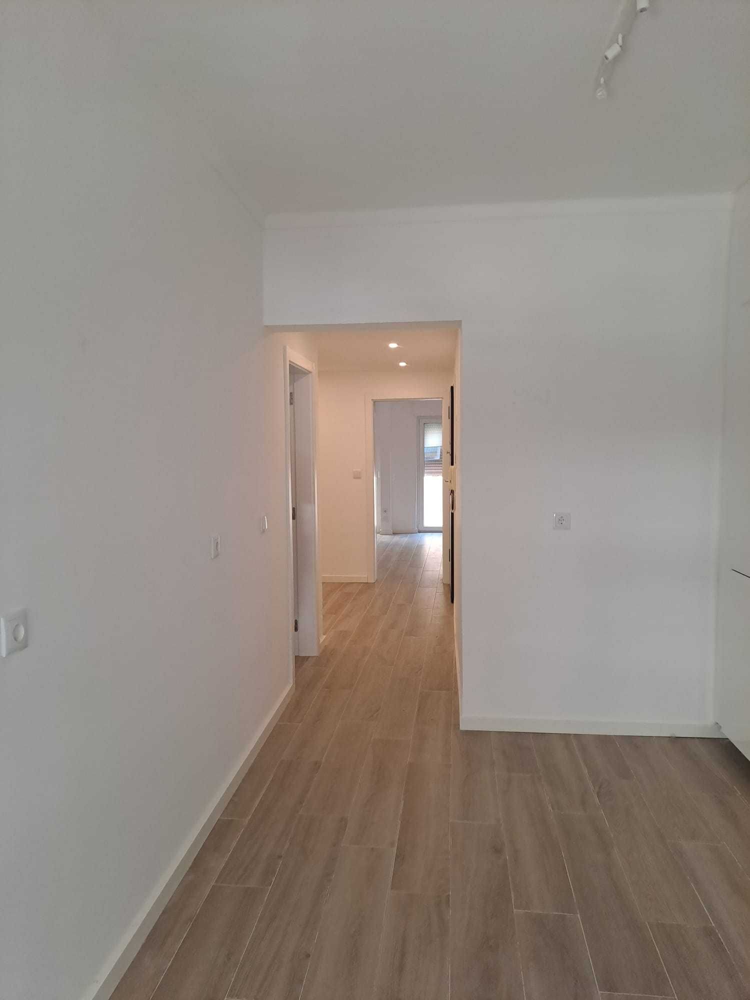 Arrendo T1 Remodelado Barreiro