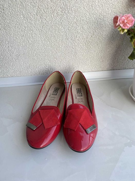 Ferrretti buty damskie baleriny lakierki czerwone 38 czółenka