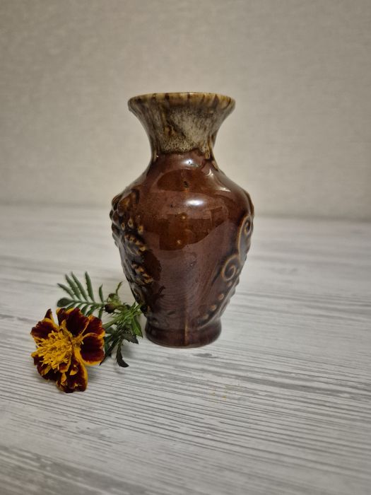 Майоліка, ваза мініатюрна