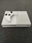 Xbox one s + 2 gry