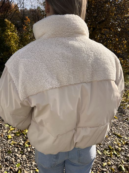 Зимова куртка новенька