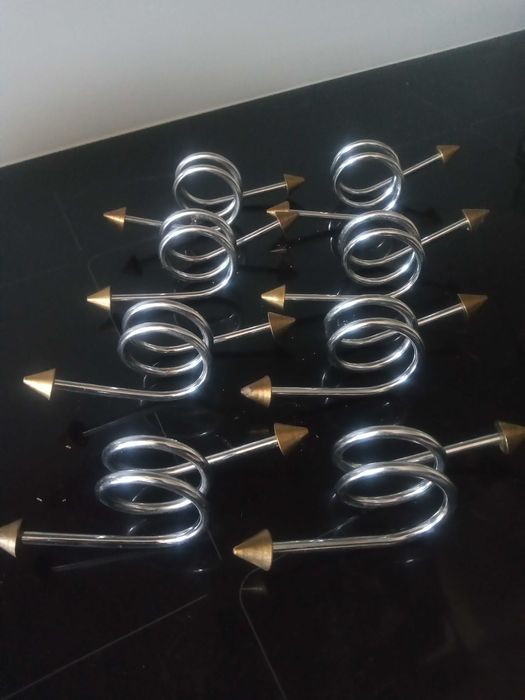 Stylowe, niebanalne dyspensery do serwetek materiałowych  sztuk 8