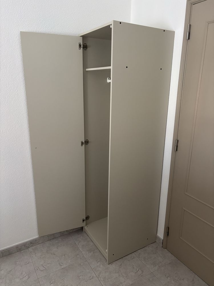 Roupeiro bege IKEA