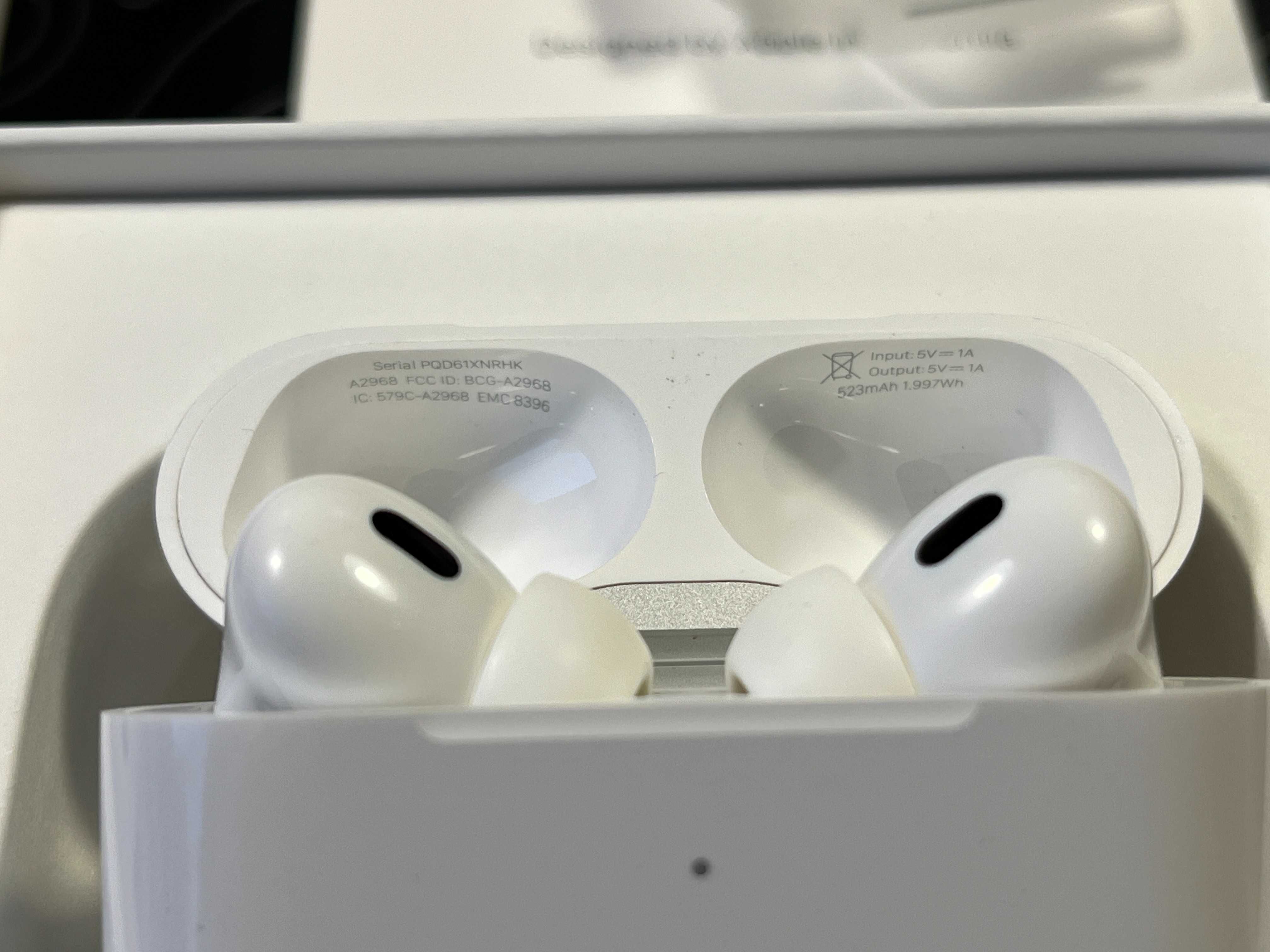 Навушники Apple AirPods Pro 2nd generation with MagSafe USB-C MTJV3AM