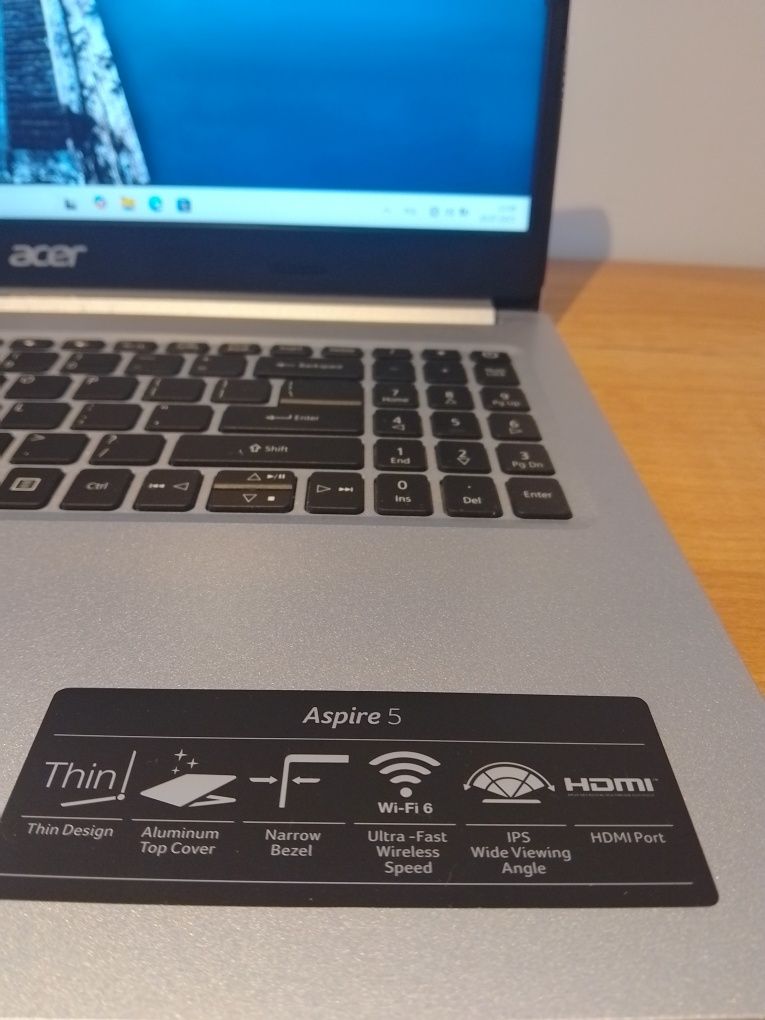 Laptop do pracy i gier