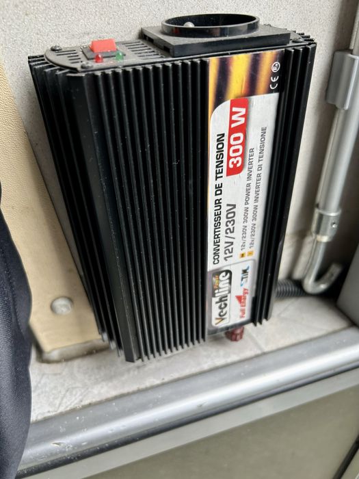 Autocaravana Ford Rimor 6 lugares de dormida e livrete