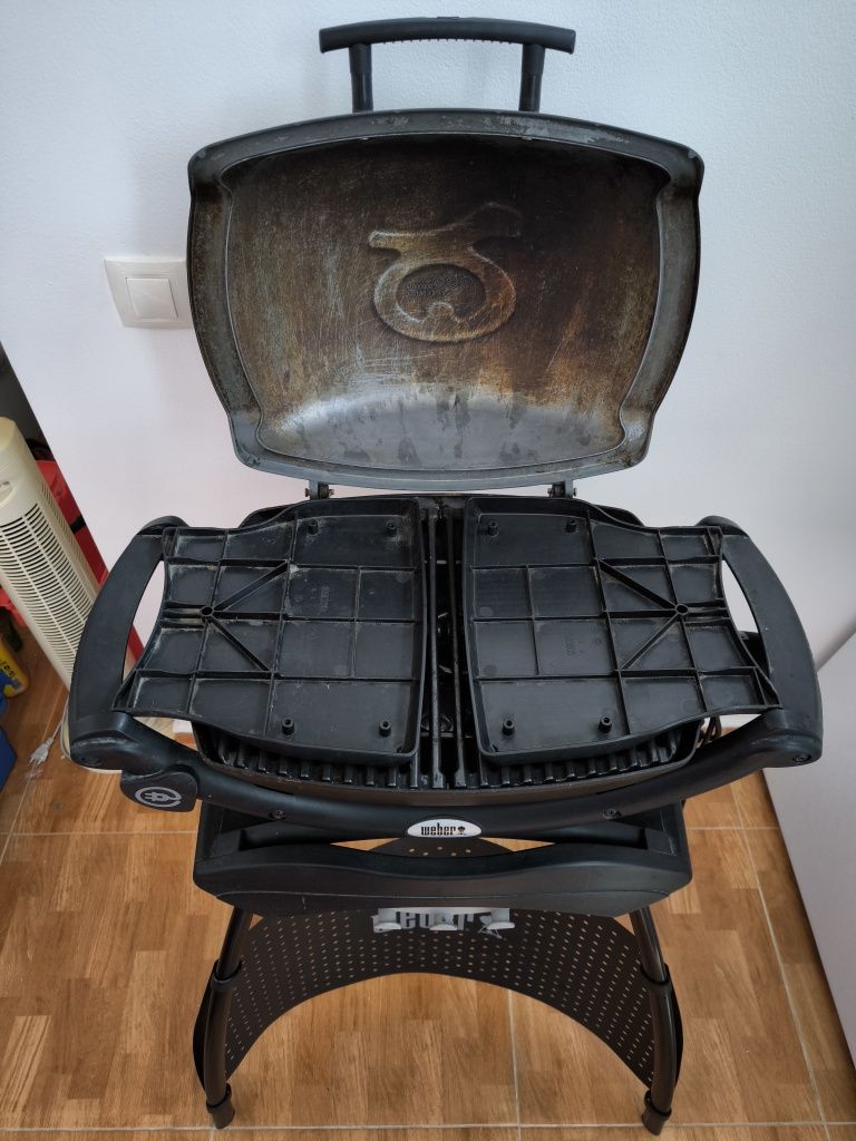 Barbecue Eléctrico Weber Q1400  com Mesa de Apoio e Capa Impermeável