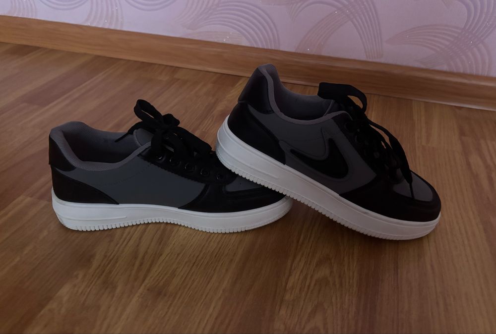 Продам кросівки в гарному стані