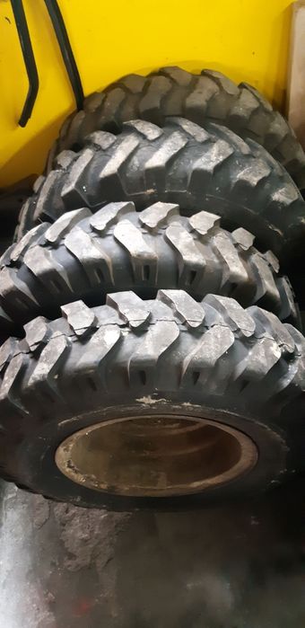 Komplet koła koło na powietrzu koparka kołowa 10.00-20 2szt.