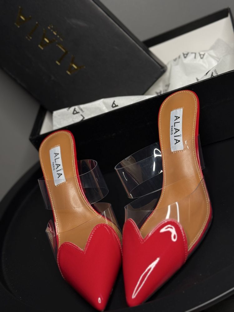 Туфли на каблуке алая alaia на каблуке босоножки мюлі сабо