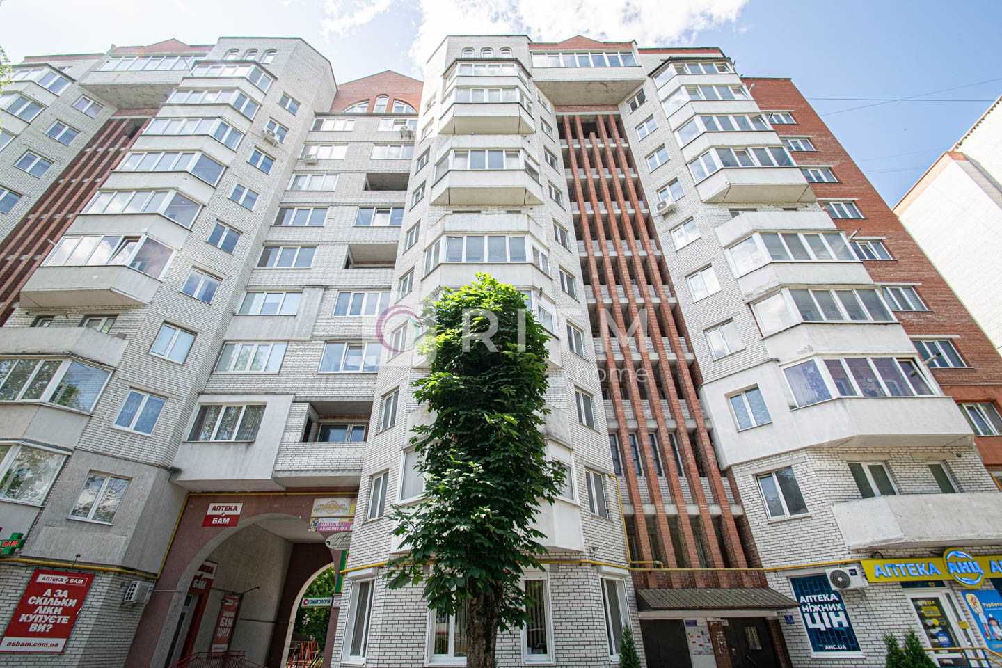 Продаж 3-к. квартири на вул. Злуки 4а