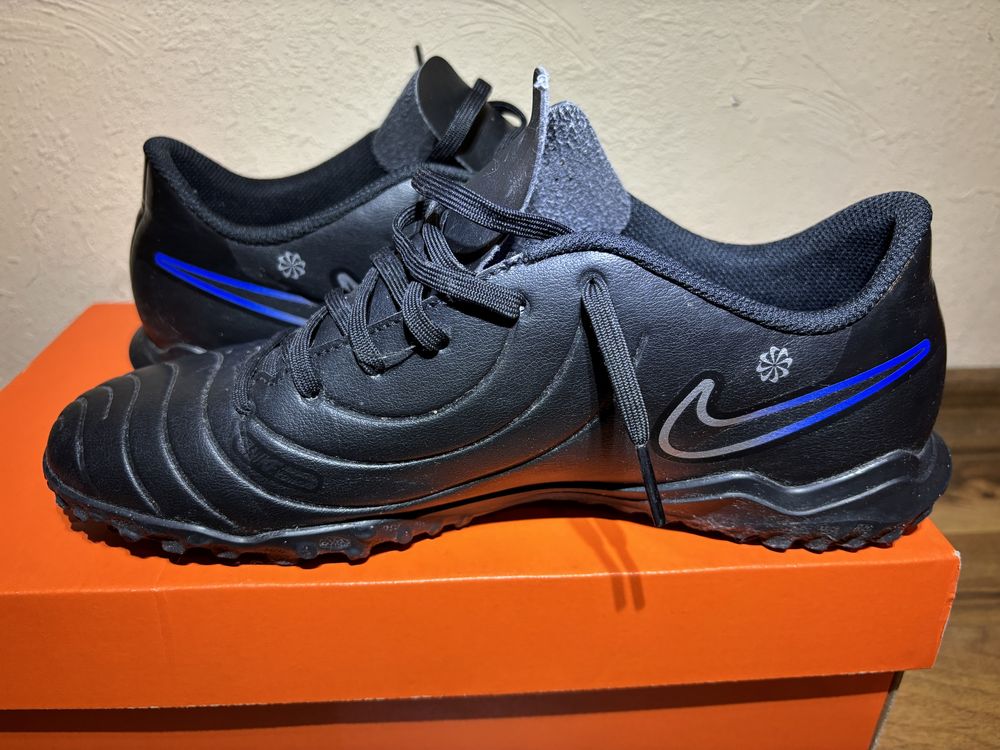 Продам сороконіжки Nike Tiempo