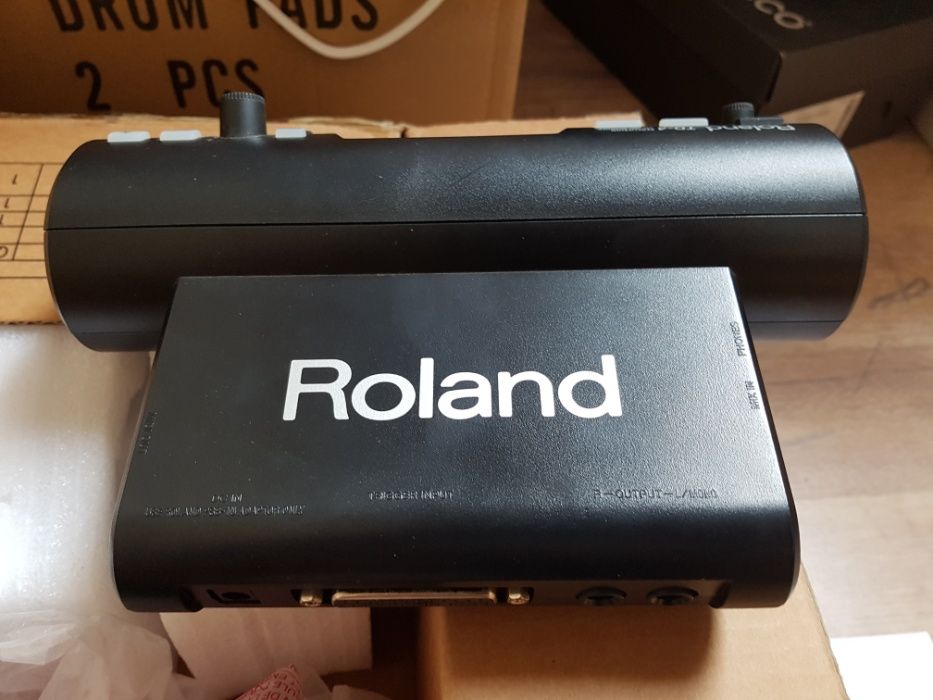 Roland td-4 Moduł perkusyjny  z przewodami do padów