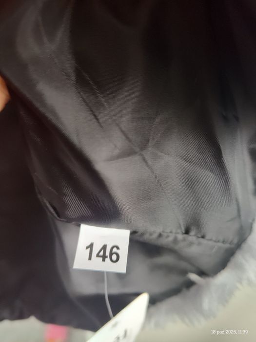Kamizelka dziewczęca z futerkiem nowa z metką 146