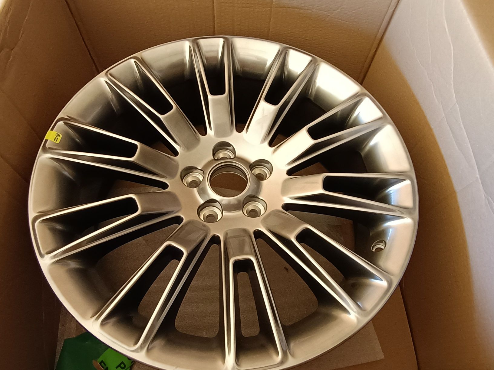 Oryginalne nowe 20" Mopar cena za 4szt. 300c, Thema, Charger,