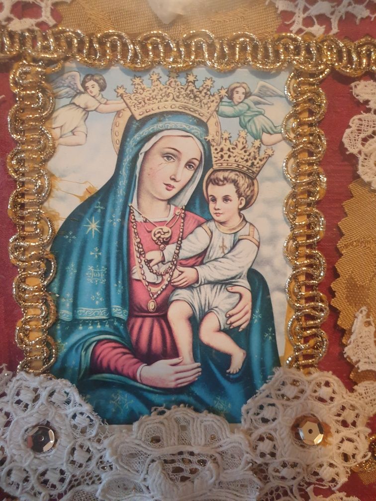 Amorosamente elaborado registo com imagem da Nossa Senhora e o Menino