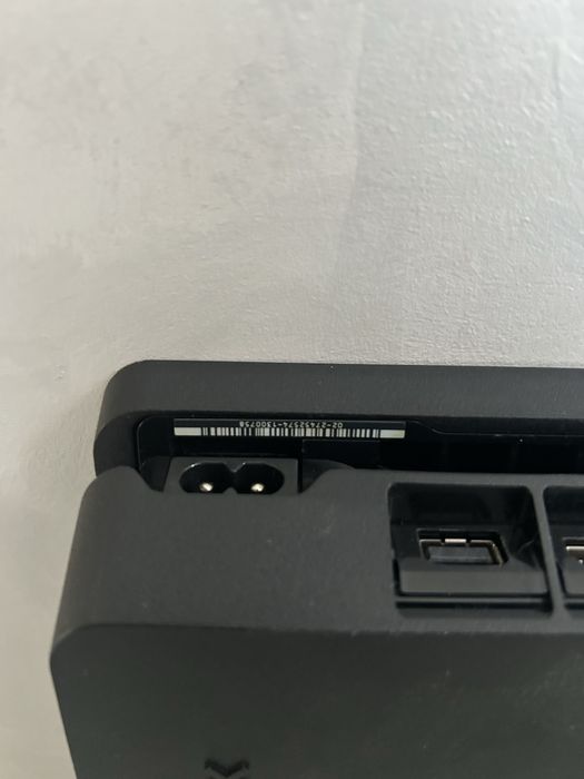 Ps4 slim 1T гарний стан
