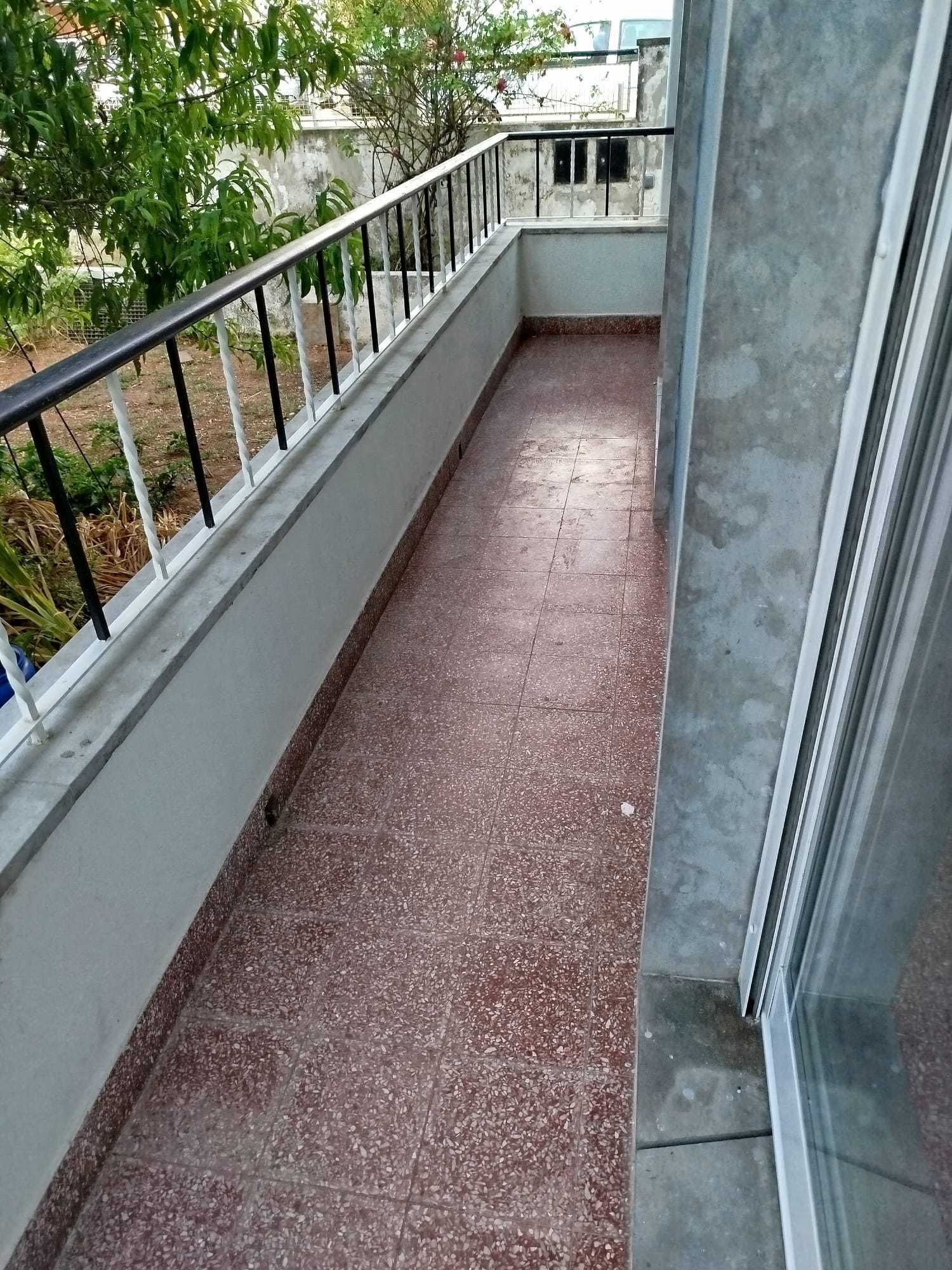 Aluguer T2 em Caxias