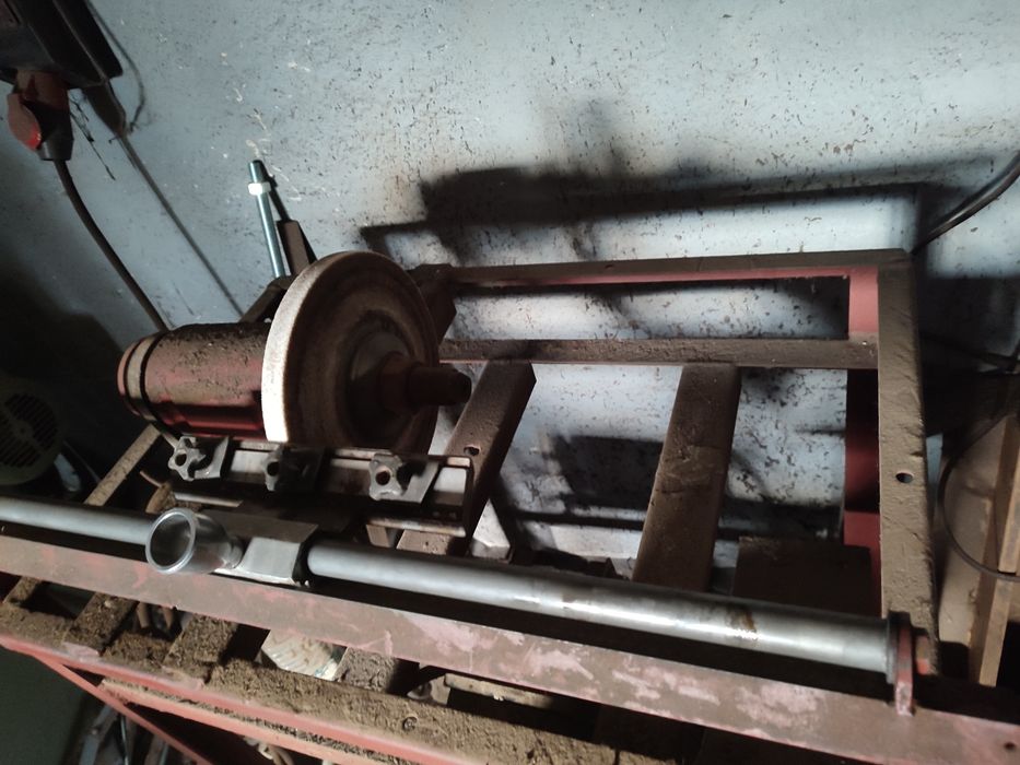 Szlifierka stołowa z prowadnica do noży