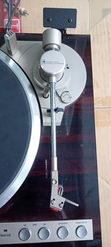 Gramofon Direct Drive Quartz automat Victor QL-Y44F