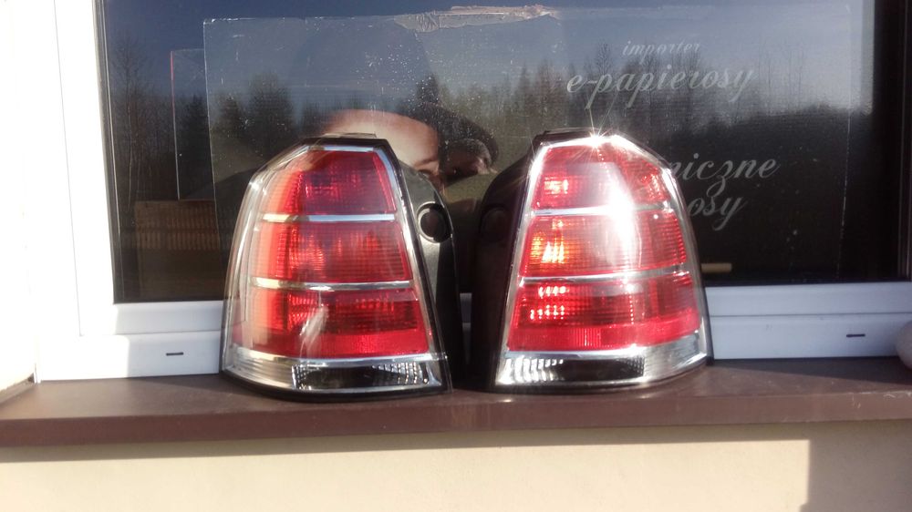 Opel Zafira B Lampa Tył Tylna prawa lewa