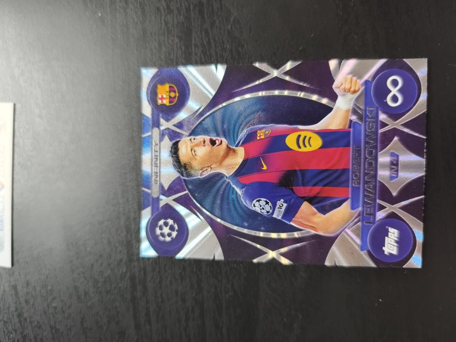 Karta pilkarska topps infinity