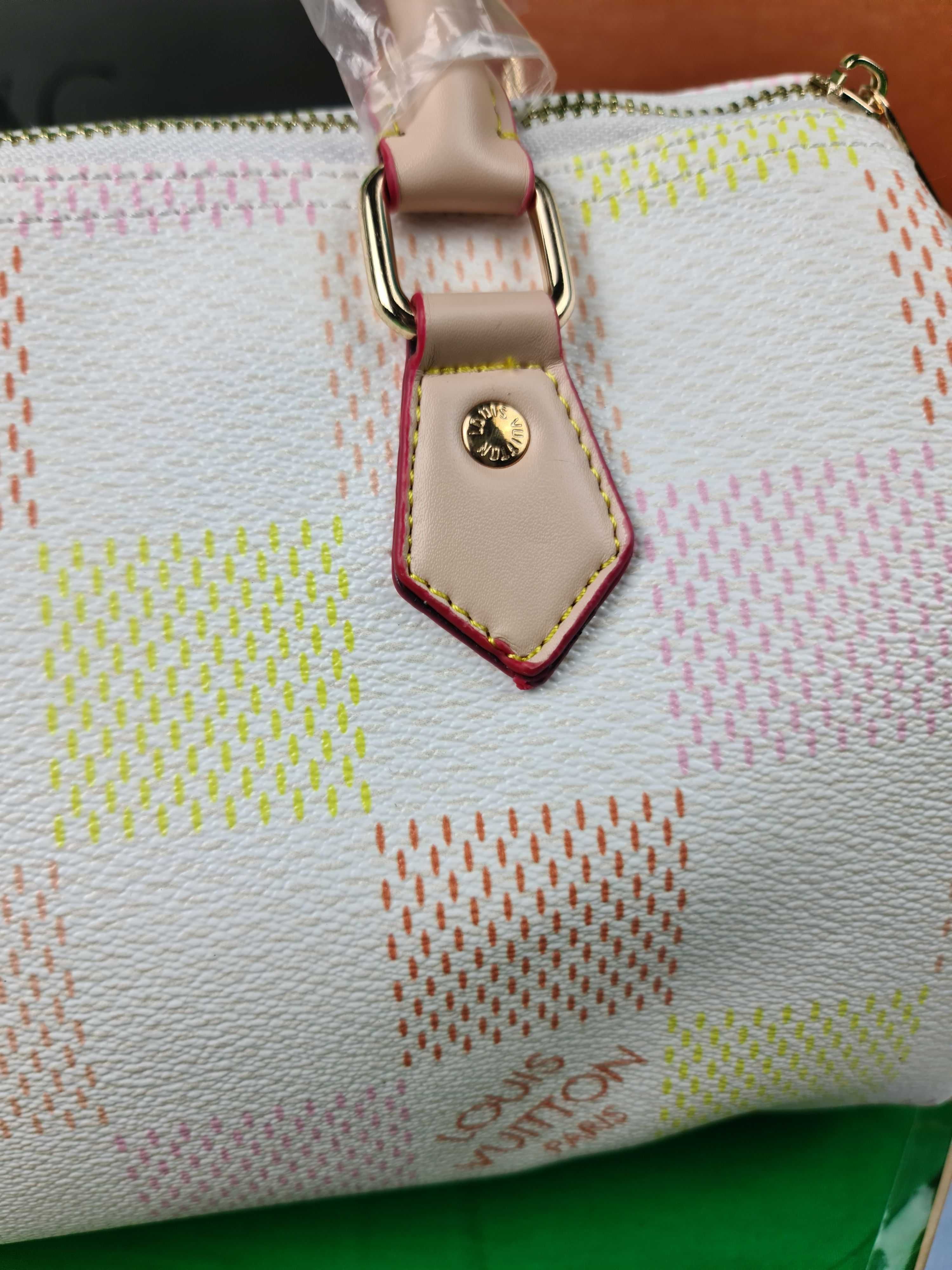 Torebka srednia Torba damska Louis Vuitton kratka jasna lv kuferek