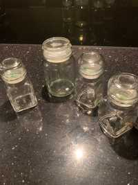 Komplet szklanych słoiczków na przyprawy itp