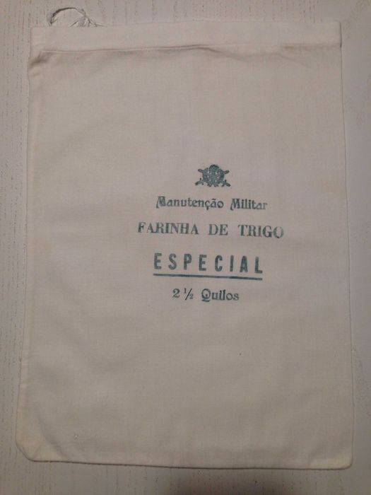 Antigo saco de farinha da Manutenção Militar