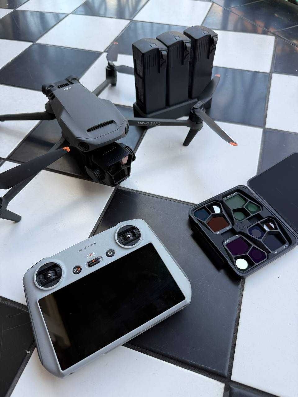 DJI Mavic 3 Pro Fly More Combo