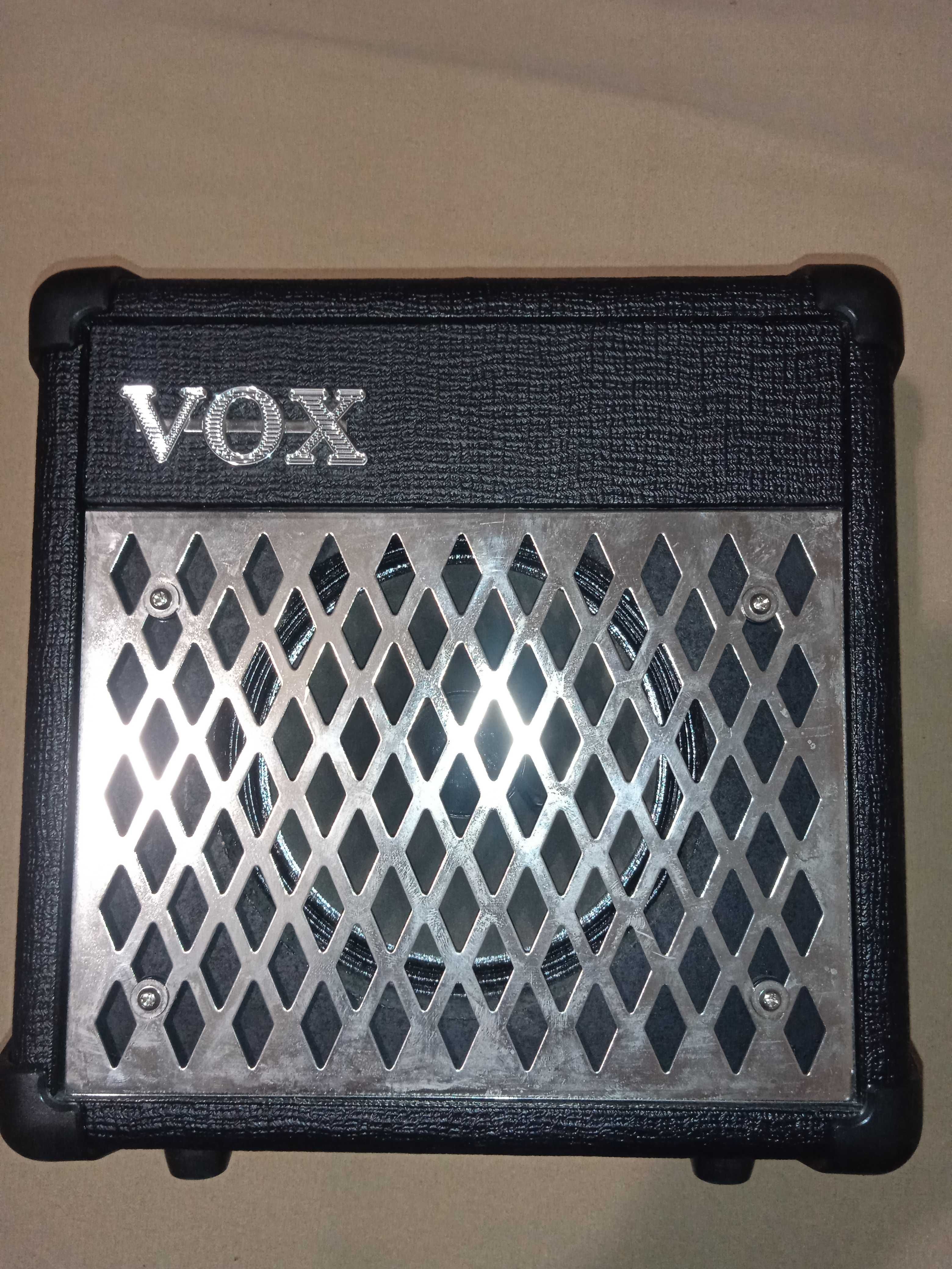 продам комбик VOX DA 5