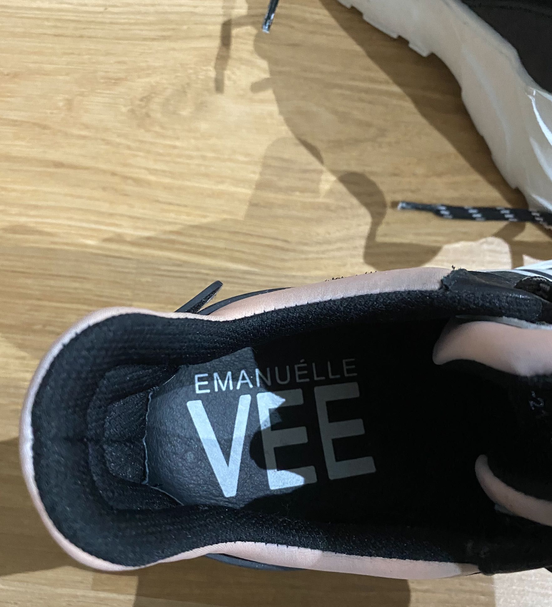 Sapatilhas como novas, marca Emanuéll Vee número 37