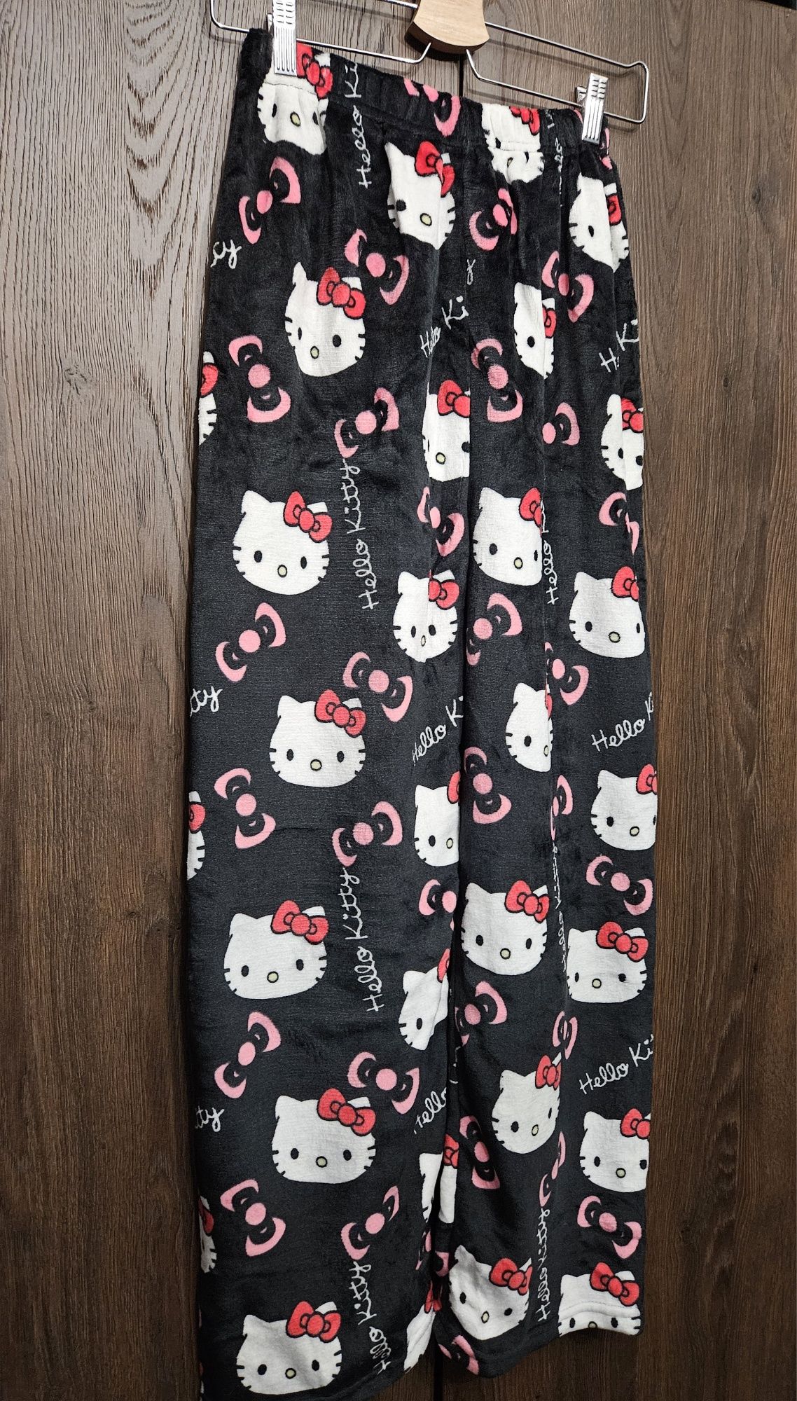 Hello Kitty spodnie piżamowe dresowe czarne i różowe nowe rozmiar S