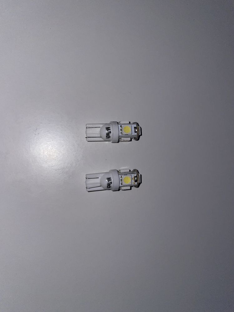 2 zarowki W5W LEDowe