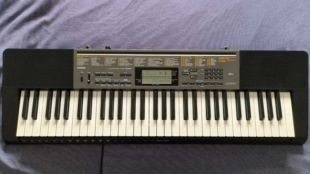 Teclado Casio LK-265 com teclas iluminadas