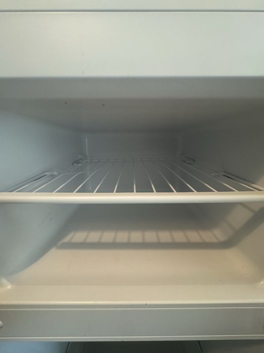 Frigorífico, novo e em bom estado