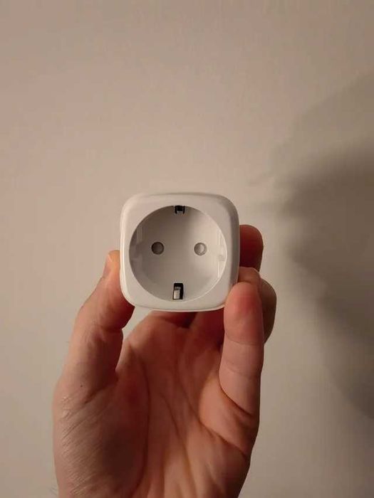 Tomada Inteligente Tuya (mede energia)