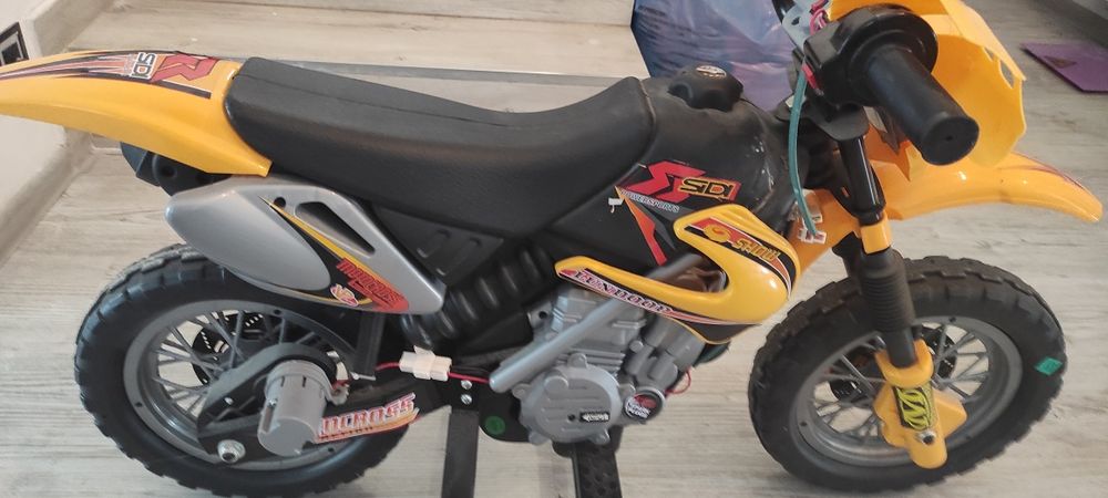 Motor na akumulator cross